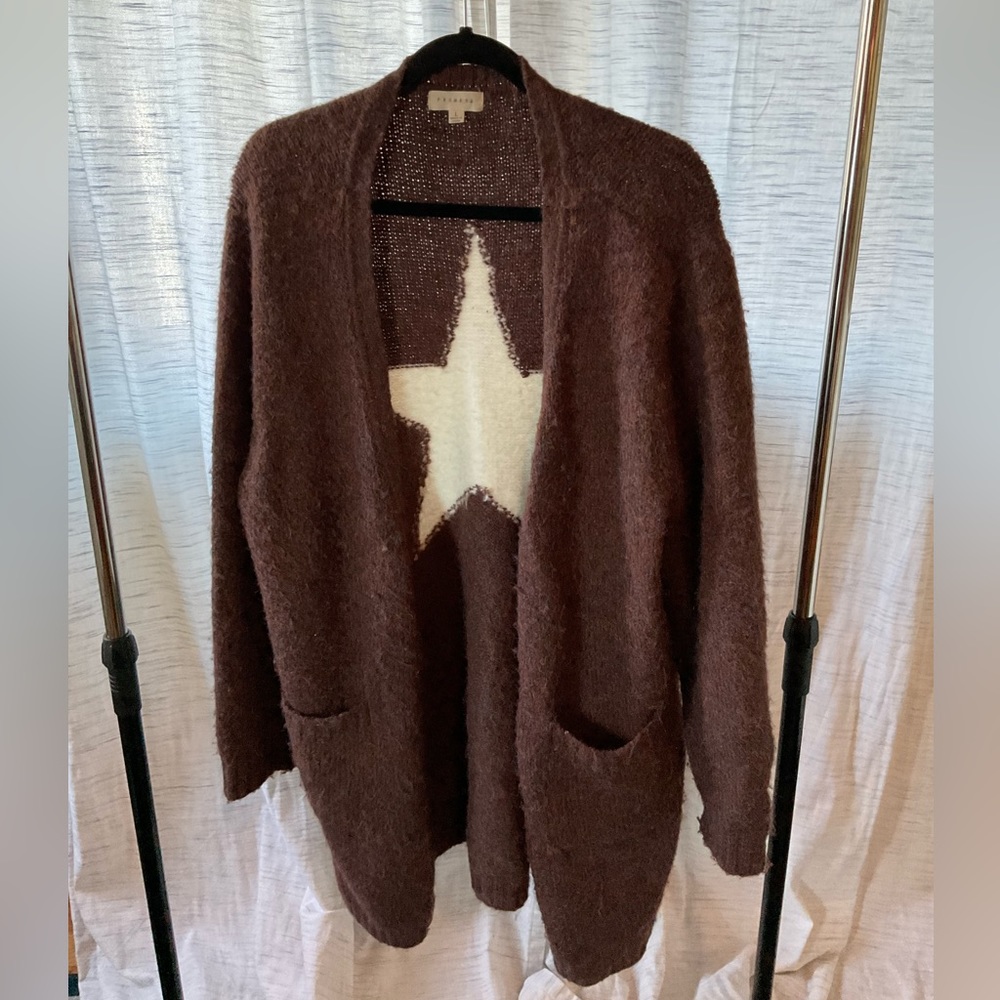 Promesa Brown Open-Front Sweater with Star Design